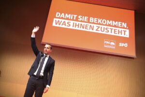 Die SPÖ unter Christian Kern blieb überraschend stabil. Die Gründe dafür waren aber nicht unbedingt eigene Verdienste. © SPÖ/Zach-Kiesling